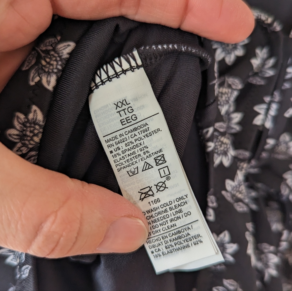 OLD NAVY V-neck Ruffle-trim cutout one-piece swimsuit - Picture 8 of 13
